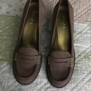 Unisa Penny Loafer style heels - brown suede sz 8B